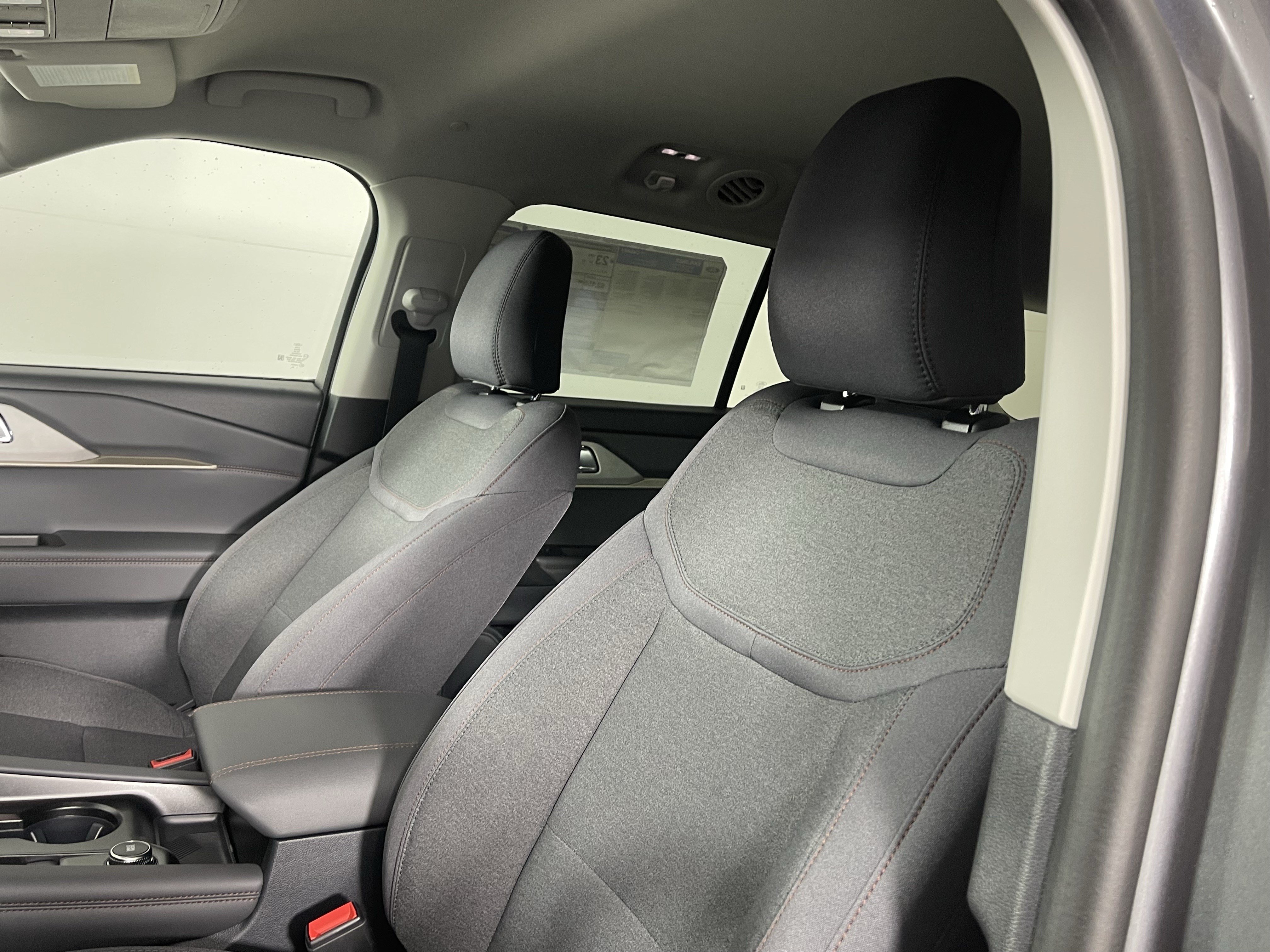 New 2026 Ford Explorer Active AWD/4WD image 18