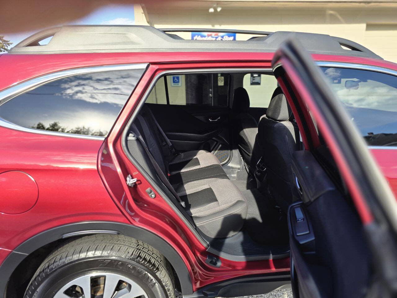 Used 2022 Subaru Outback Premium image 18