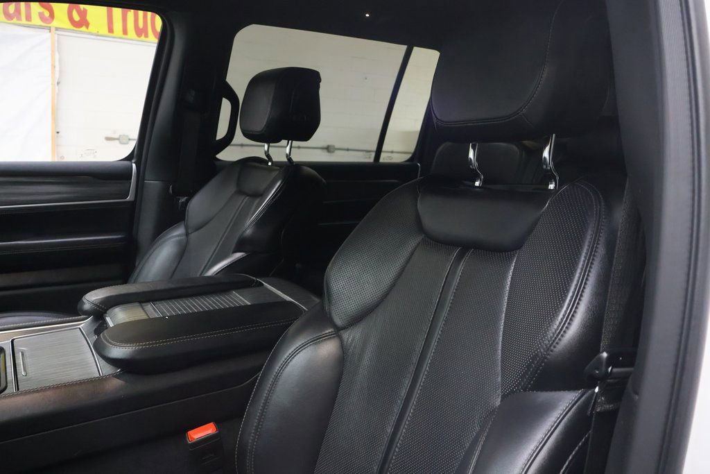 Used 2024 Jeep Wagoneer Series II w/ Flexible Seating Group image 21