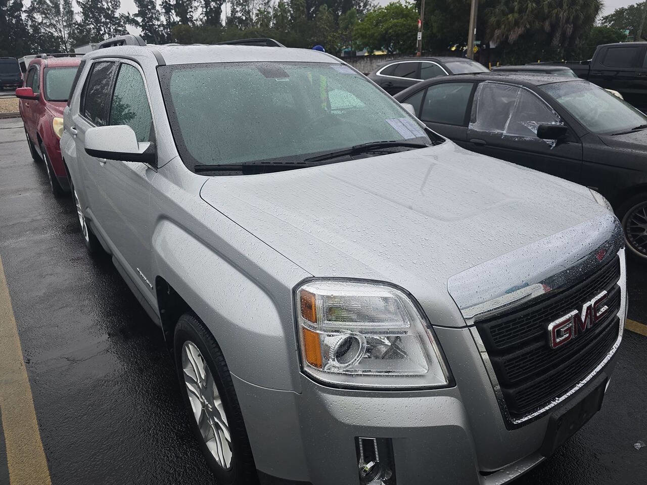 Used 2011 GMC Terrain SLE image 1