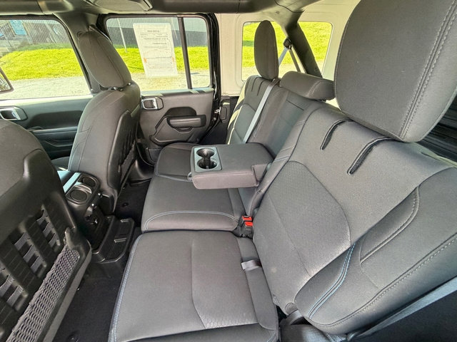 Used 2023 Jeep Wrangler Unlimited Rubicon 4xe AWD/4WD image 19
