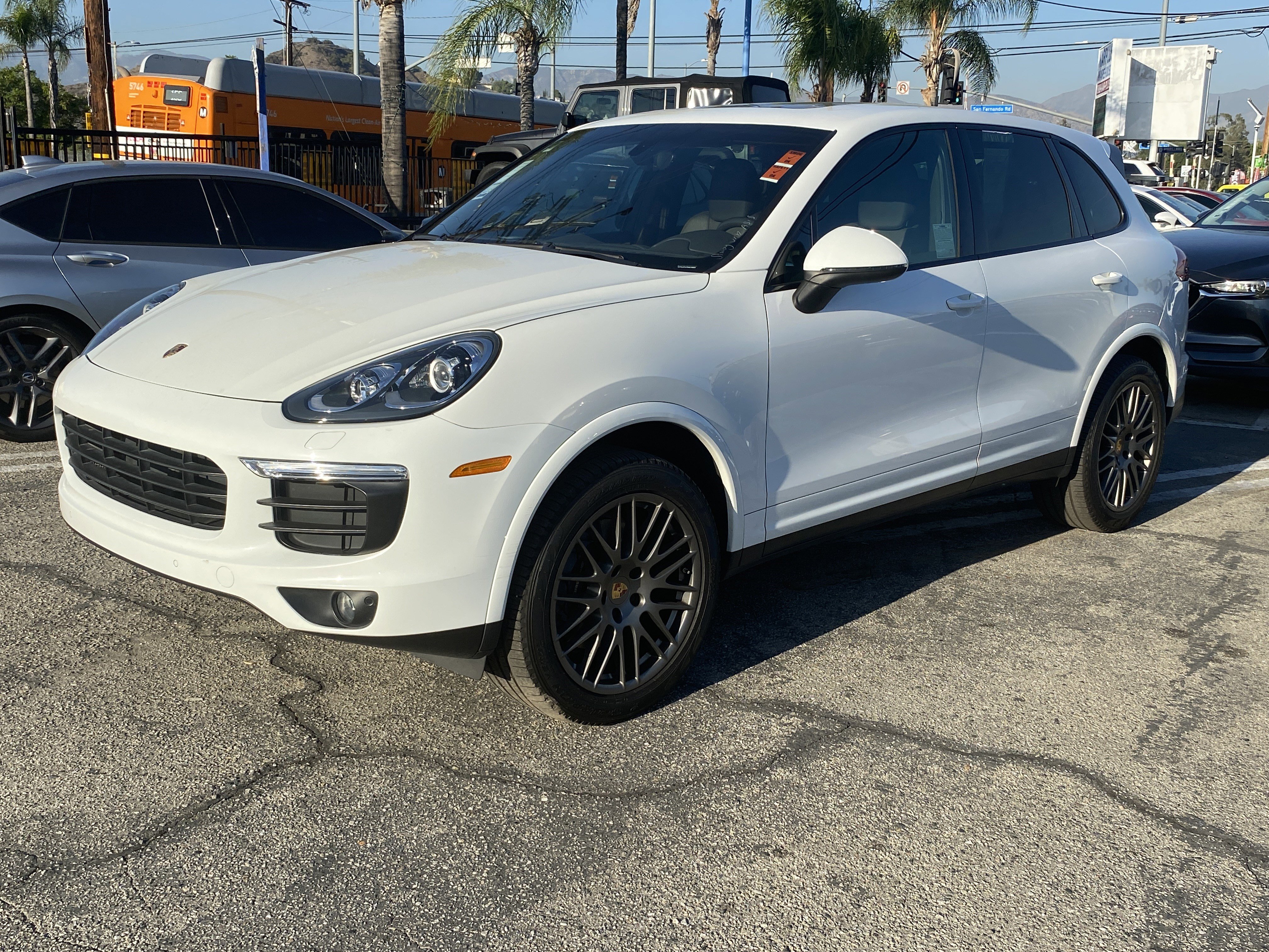 Used 2017 Porsche Cayenne Platinum Edition w/ Premium Package (PJV) image 10