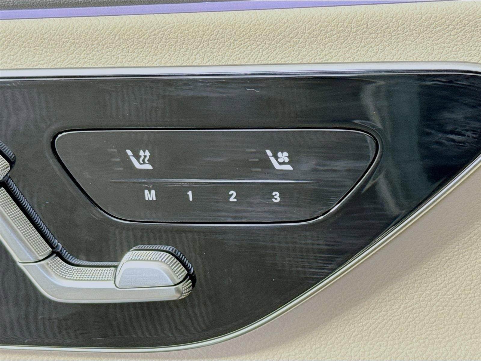 Used 2025 Mercedes-Benz E 450 4MATIC Sedan image 24