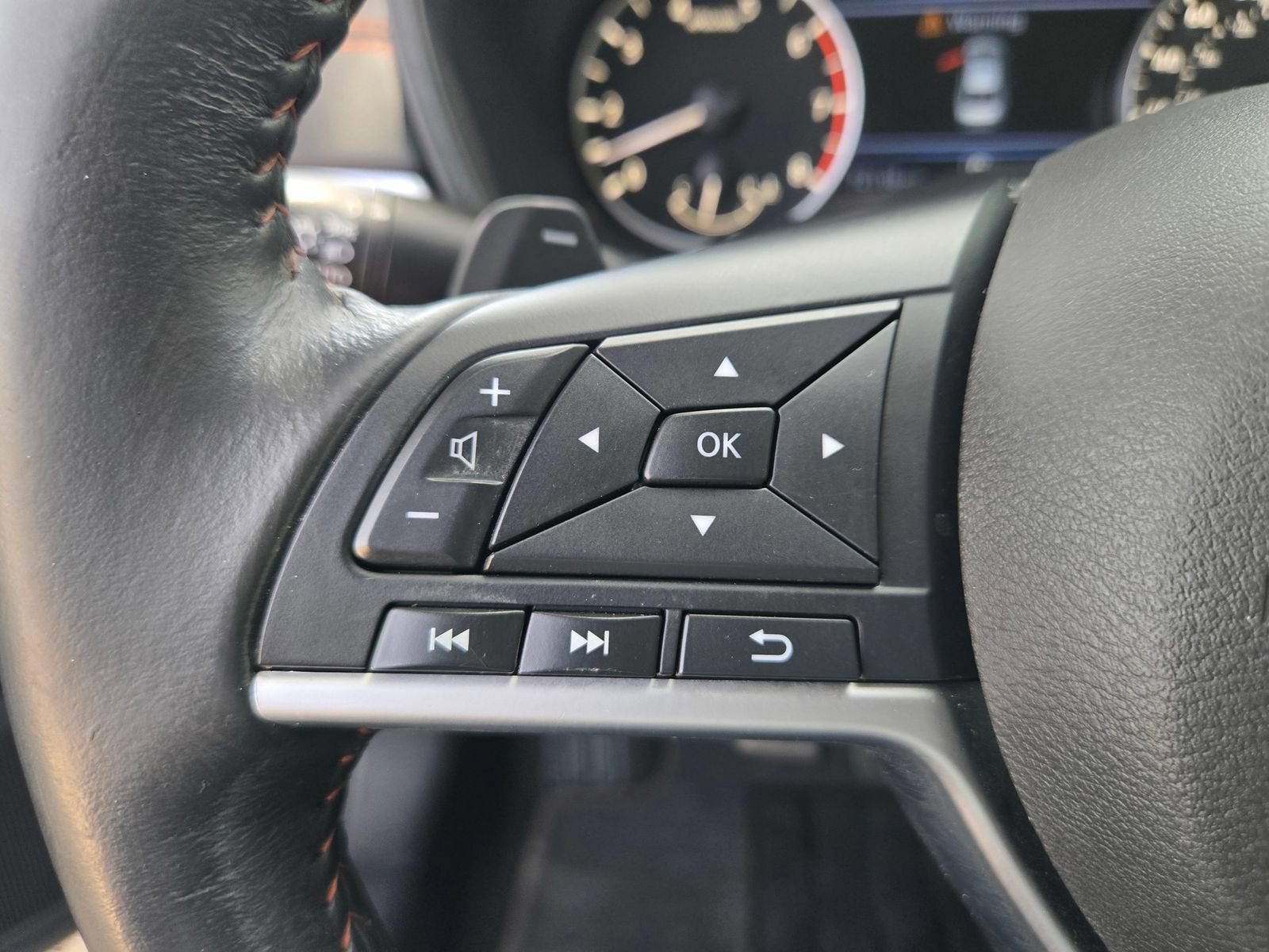 Used 2022 Nissan Altima 2.0 SR FWD image 12