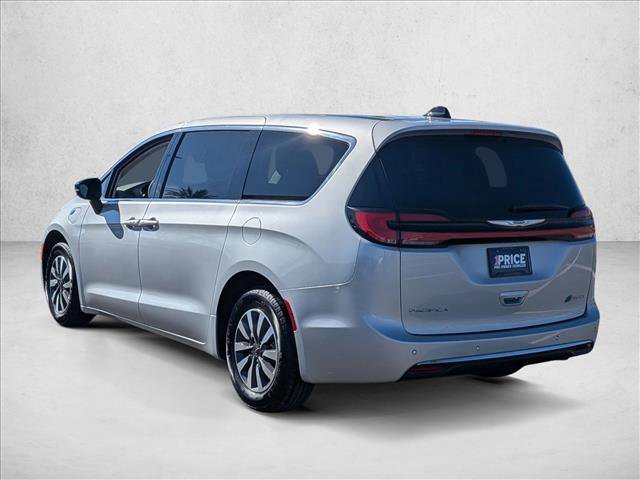 Used 2024 Chrysler Pacifica Select image 7