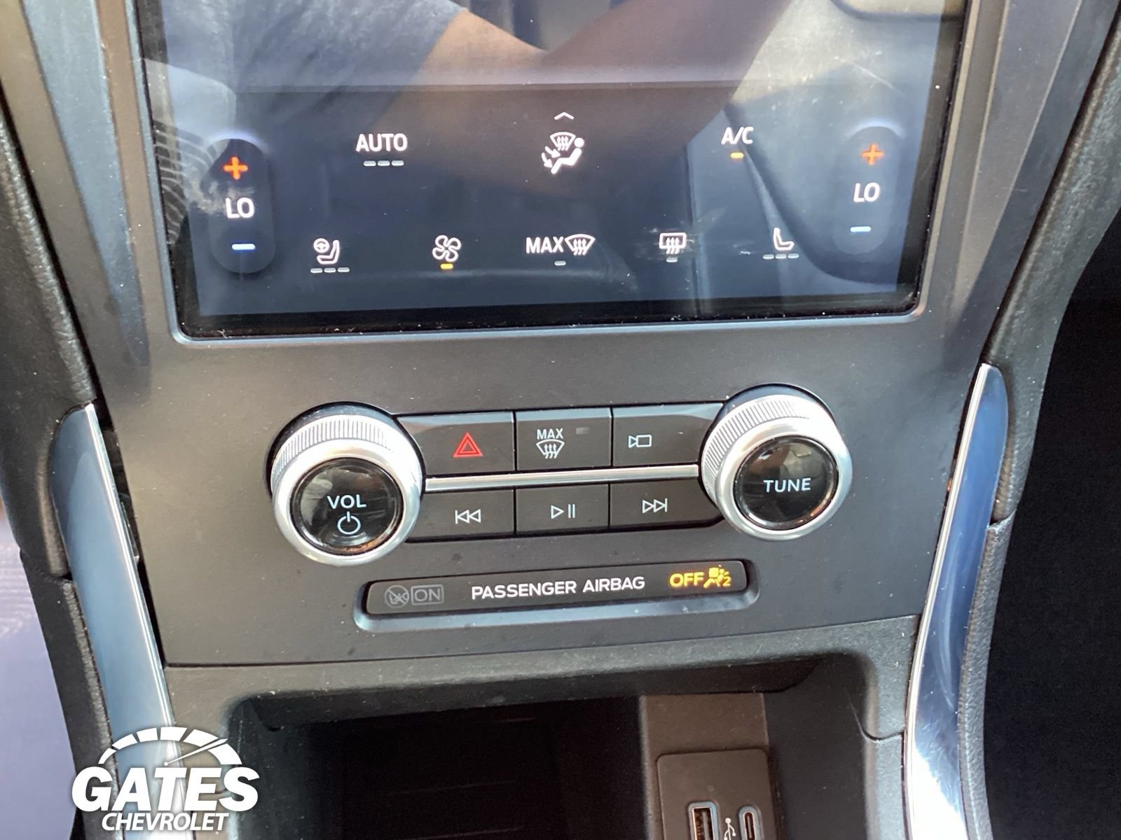 Used 2022 Ford Edge Titanium AWD/4WD image 21
