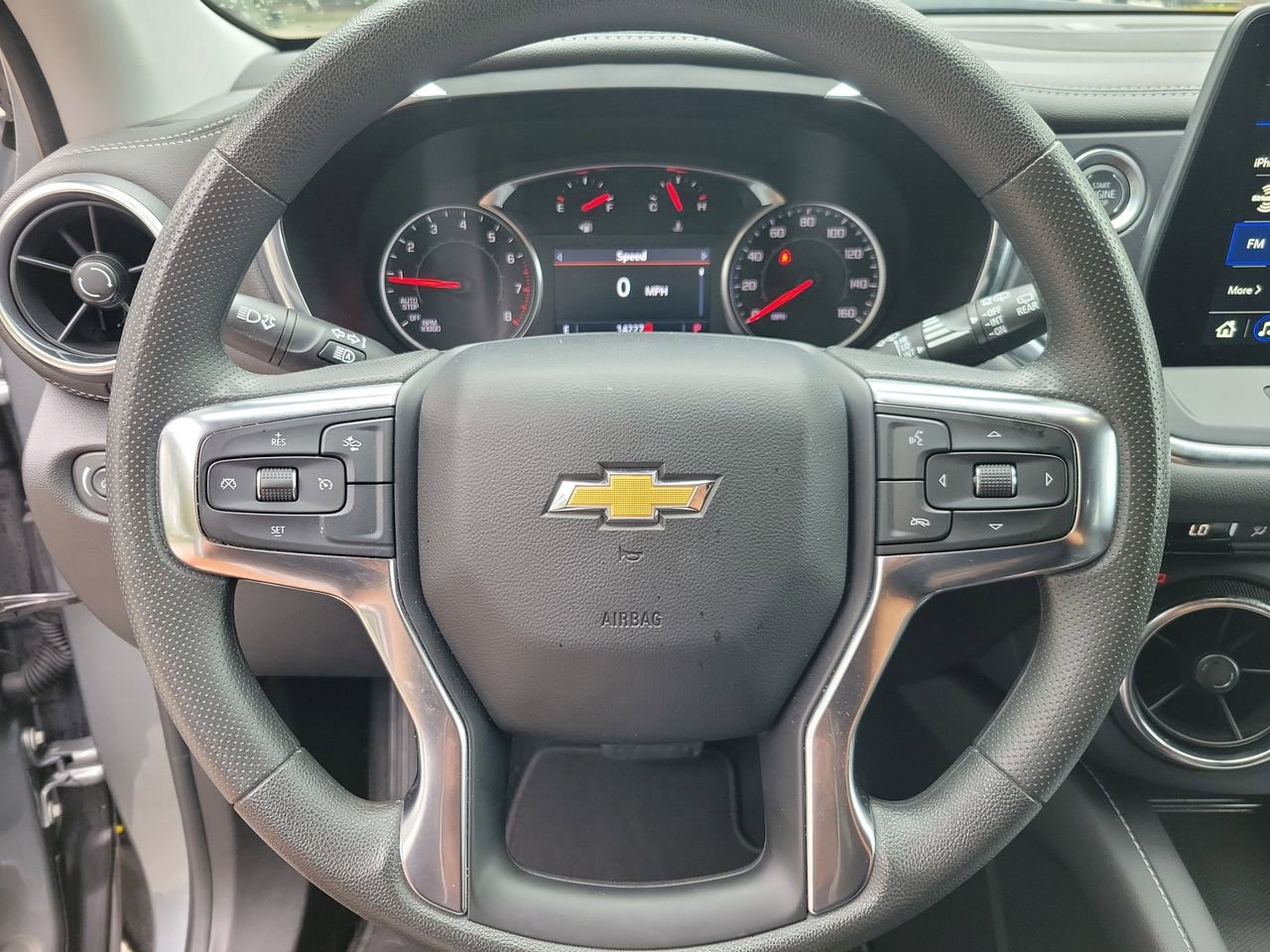 Used 2025 Chevrolet Blazer LT FWD image 16