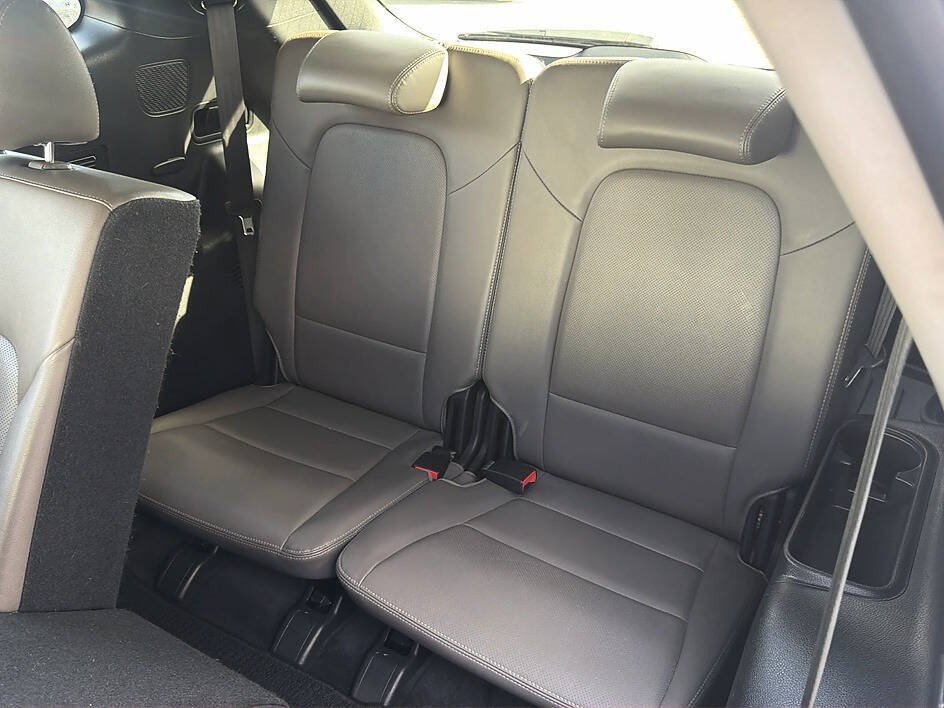 Used 2018 Hyundai Santa Fe FWD w/ Cargo Package image 20