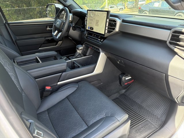 Used 2025 Toyota Tundra Limited AWD/4WD image 13