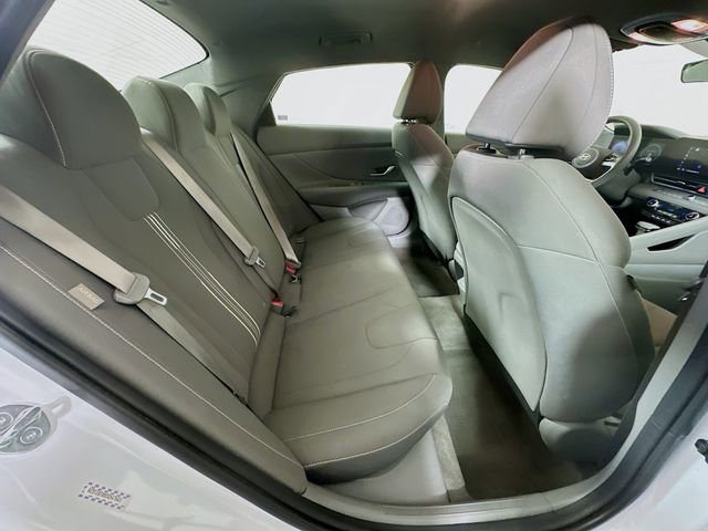 Used 2024 Hyundai Elantra SEL image 25