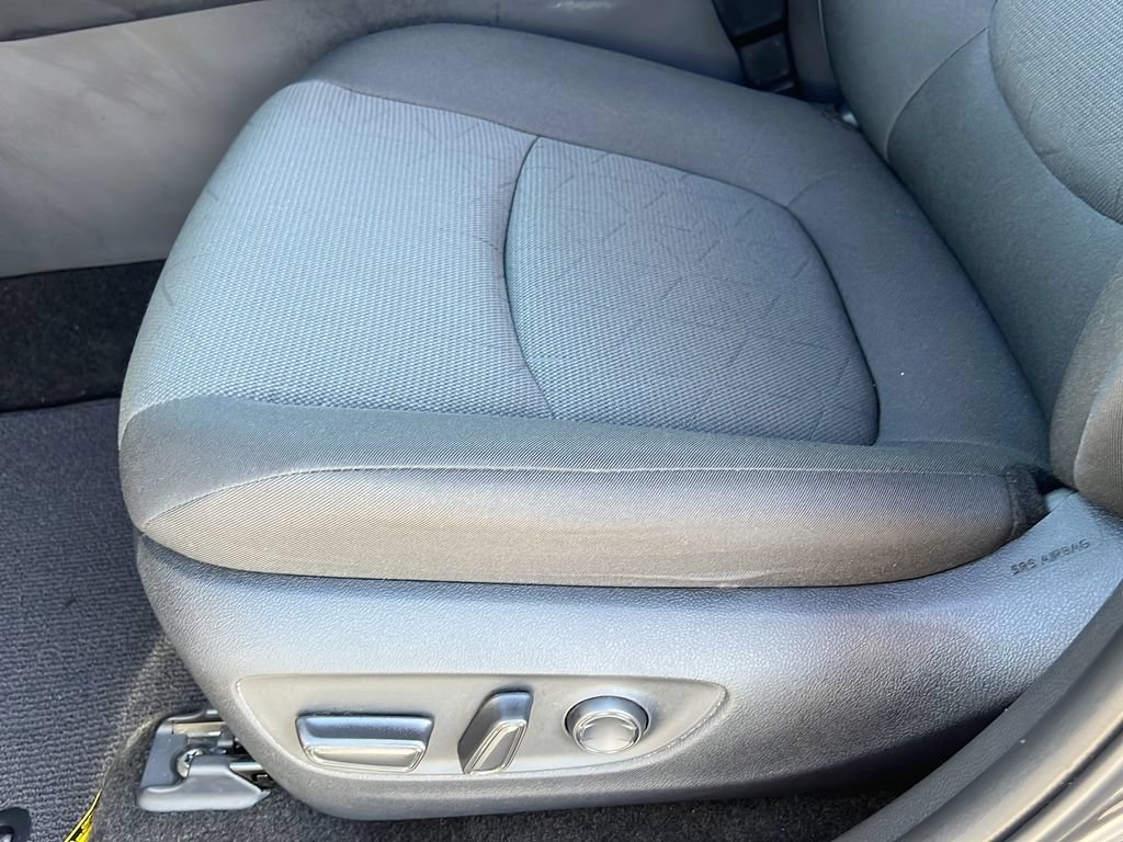 Used 2025 Toyota RAV4 XLE w/ Convenience Package FWD image 17