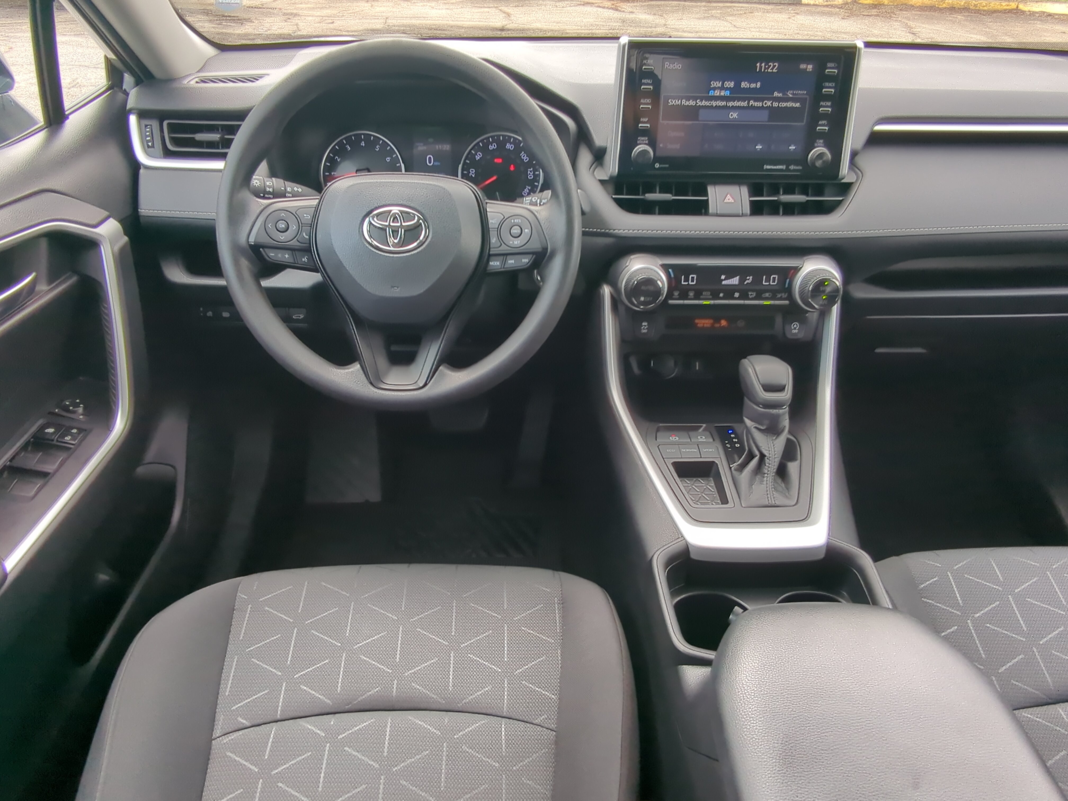 Used 2021 Toyota RAV4 XLE w/ Convenience Package FWD image 14