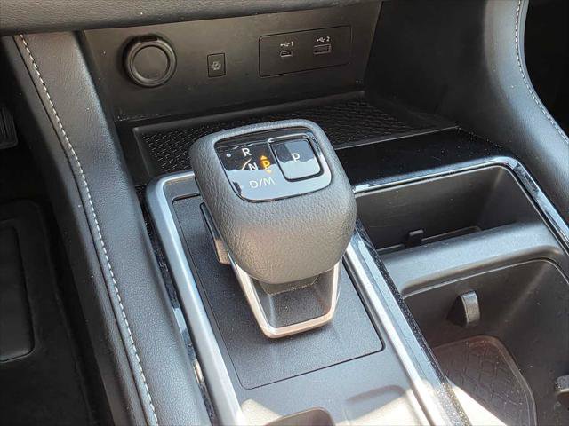 Used 2025 Nissan Pathfinder SL AWD/4WD image 34
