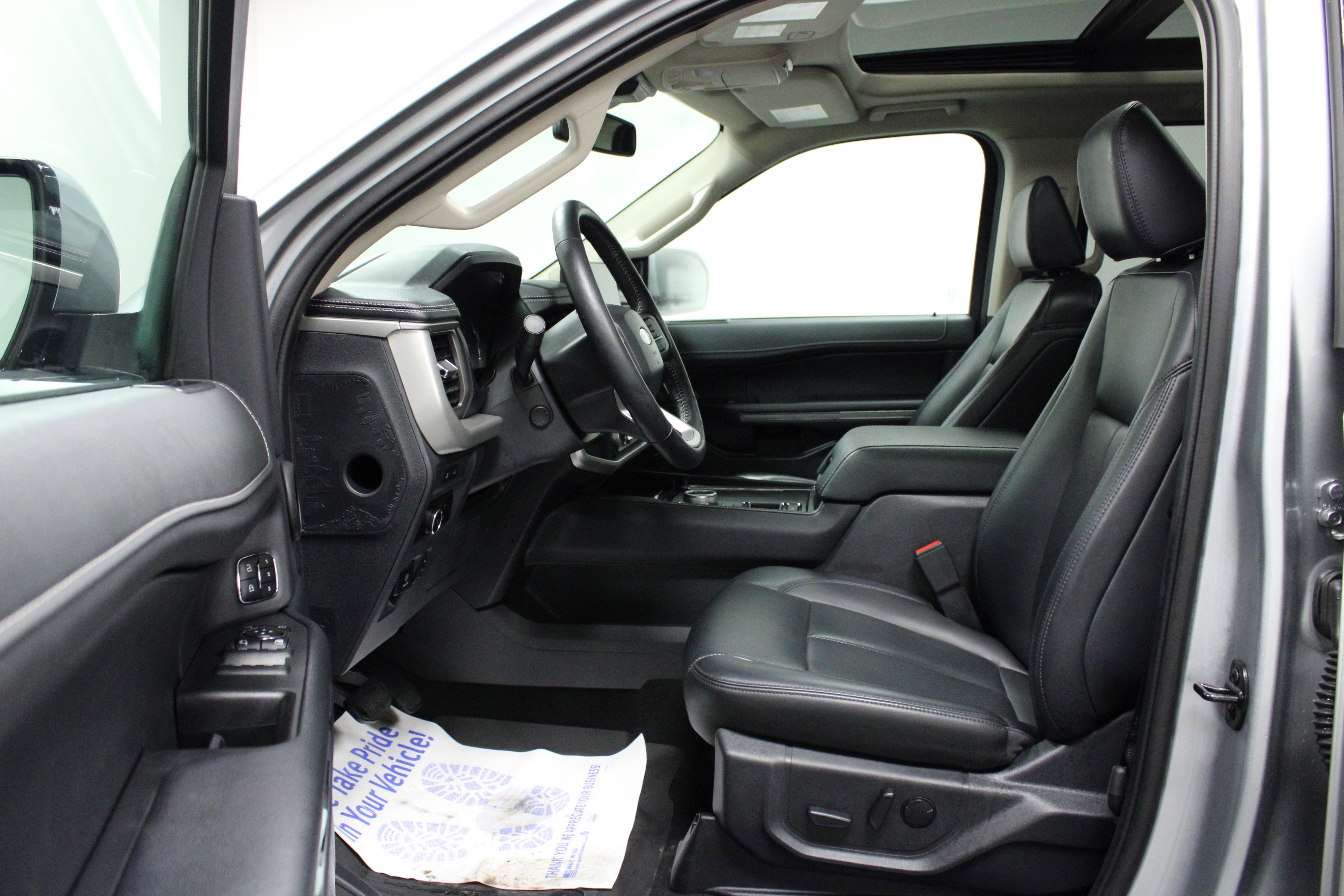 Used 2024 Ford Expedition XLT image 12