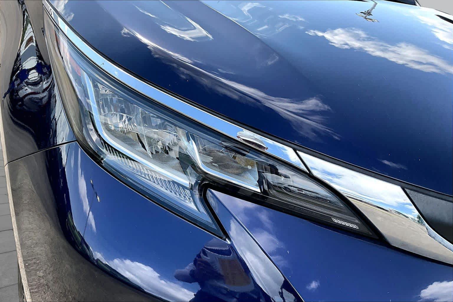 Used 2021 Toyota Sienna XLE FWD image 27