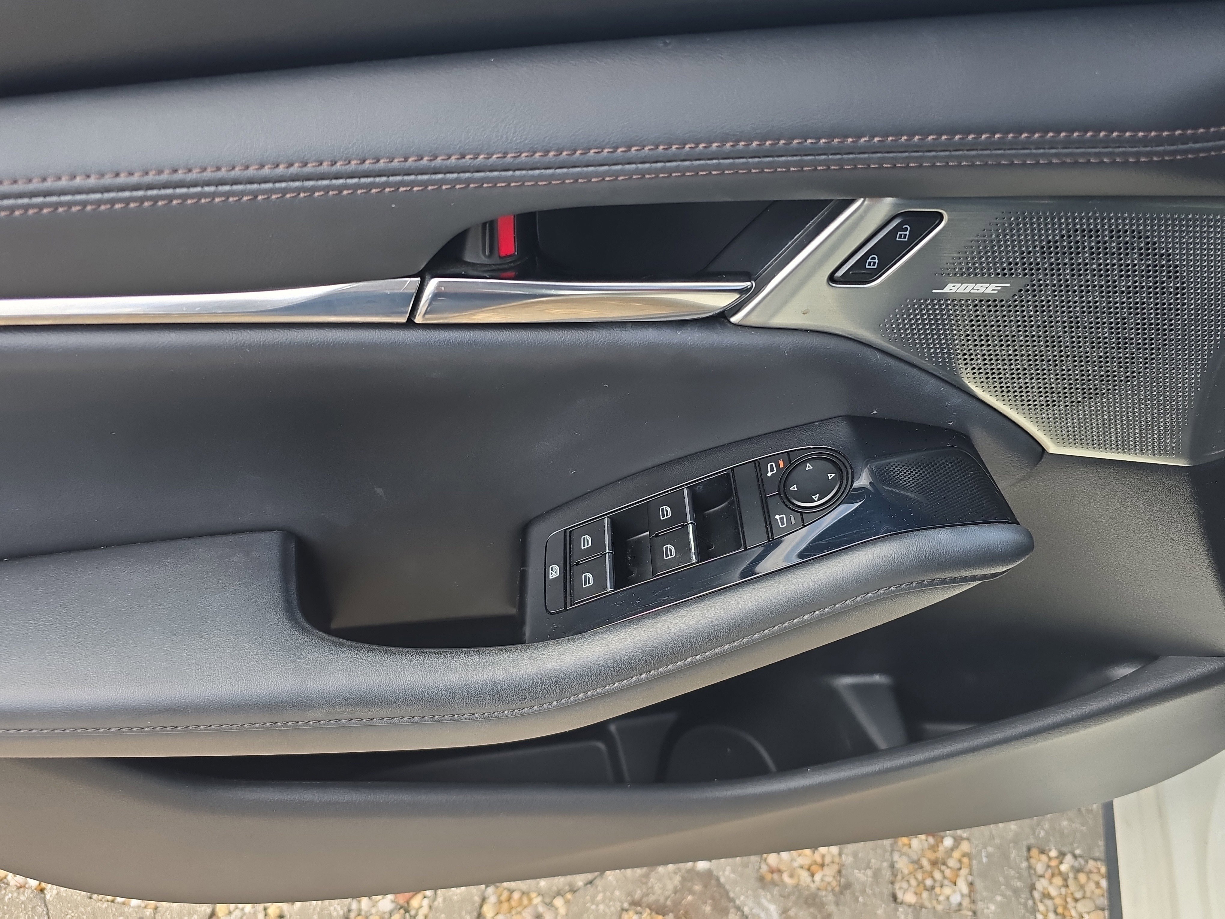 Used 2019 MAZDA MAZDA3 Hatchback w/ Premium Package image 14