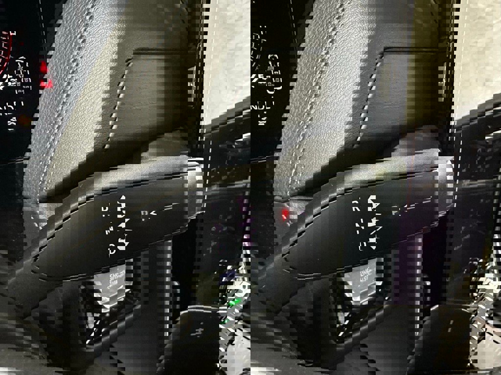 Used 2025 GMC Yukon XL Denali w/ Sun & Power Step Package image 23