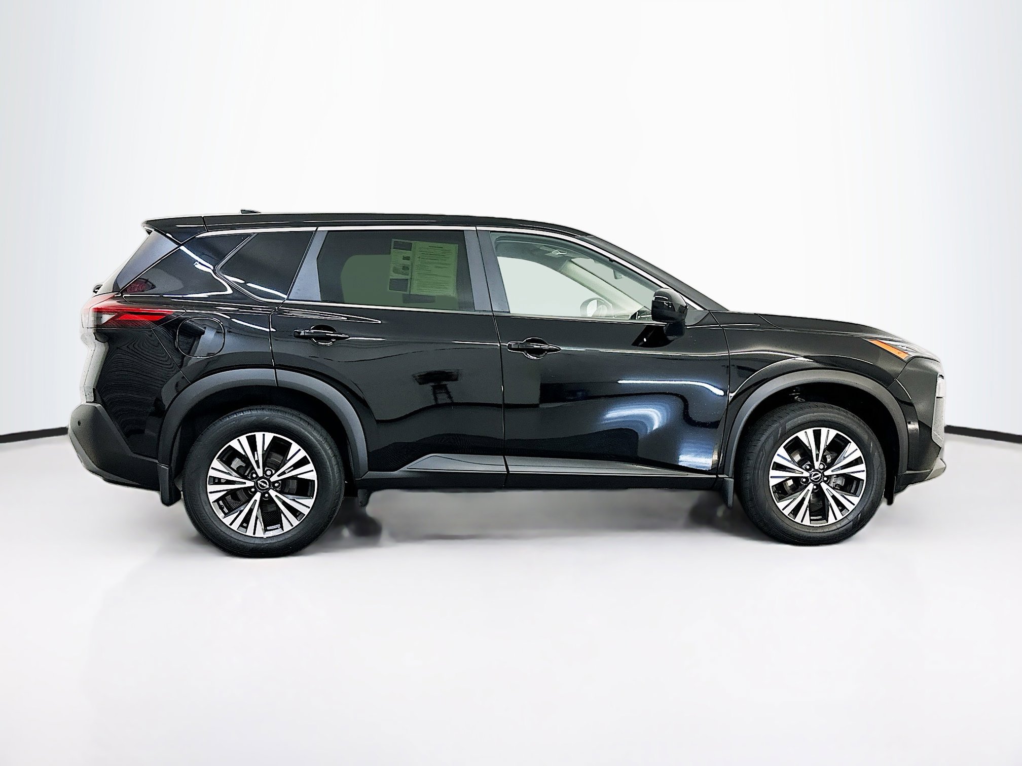 Used 2023 Nissan Rogue SV image 10