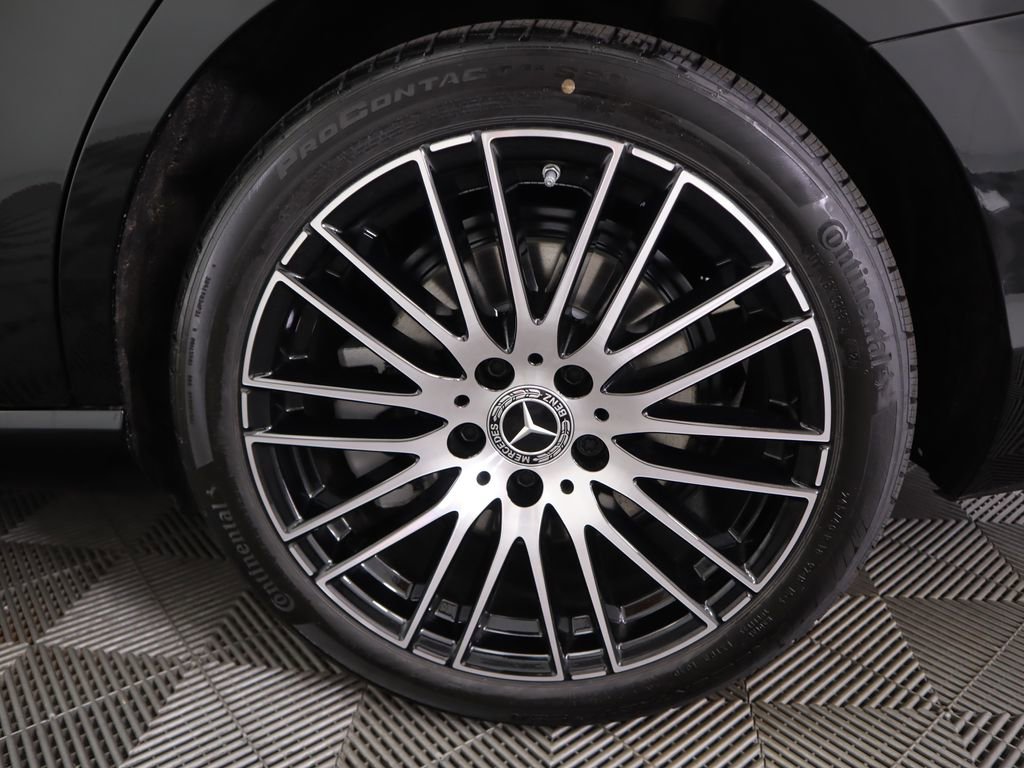 Certified 2025 Mercedes-Benz C 300 Sedan image 32