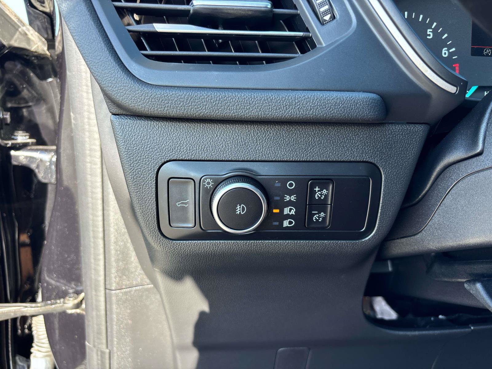 Used 2022 Ford Escape SEL AWD/4WD image 16
