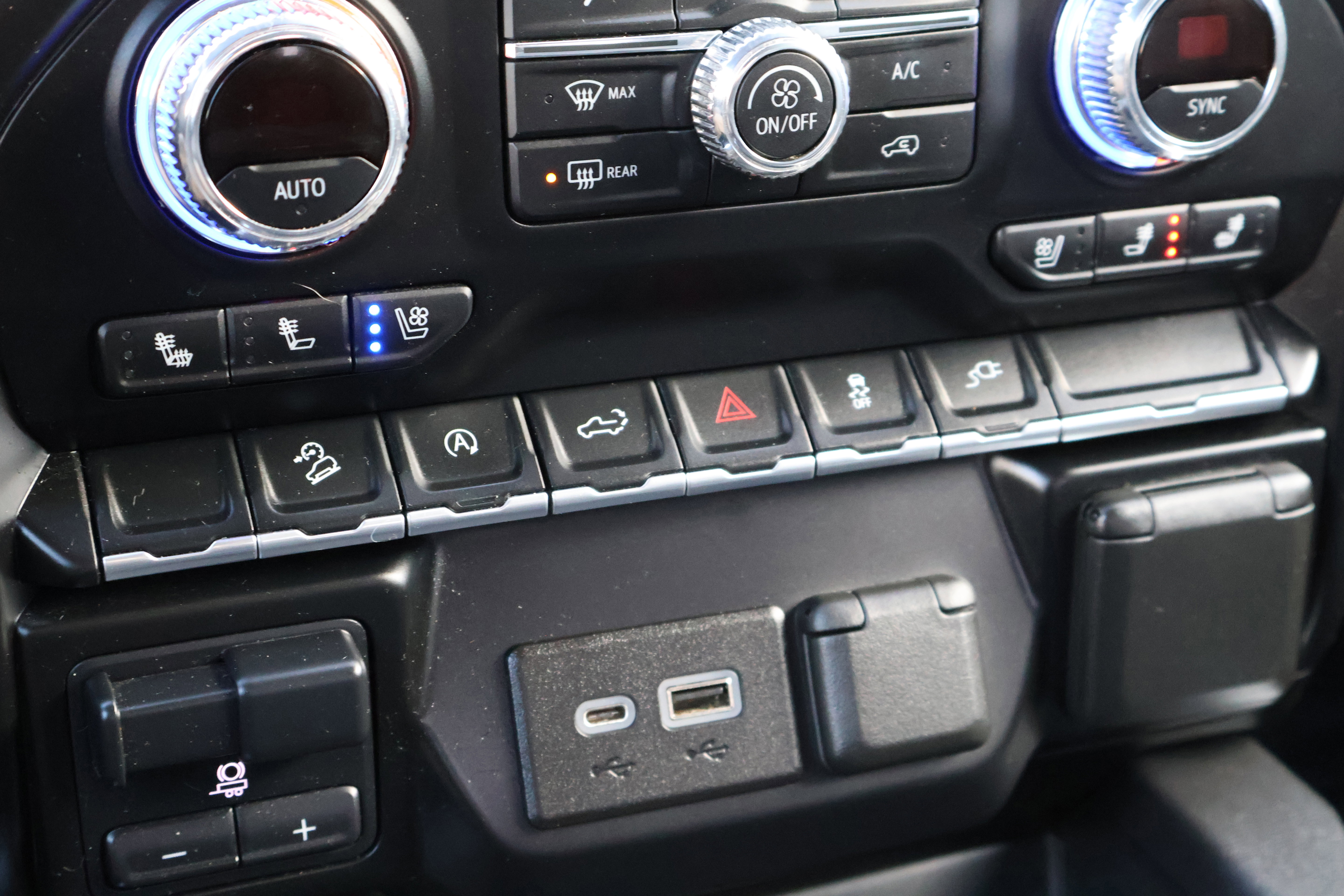 Used 2021 GMC Sierra 1500 SLT image 31