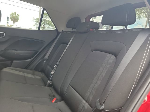Used 2024 Hyundai Venue SEL FWD image 11