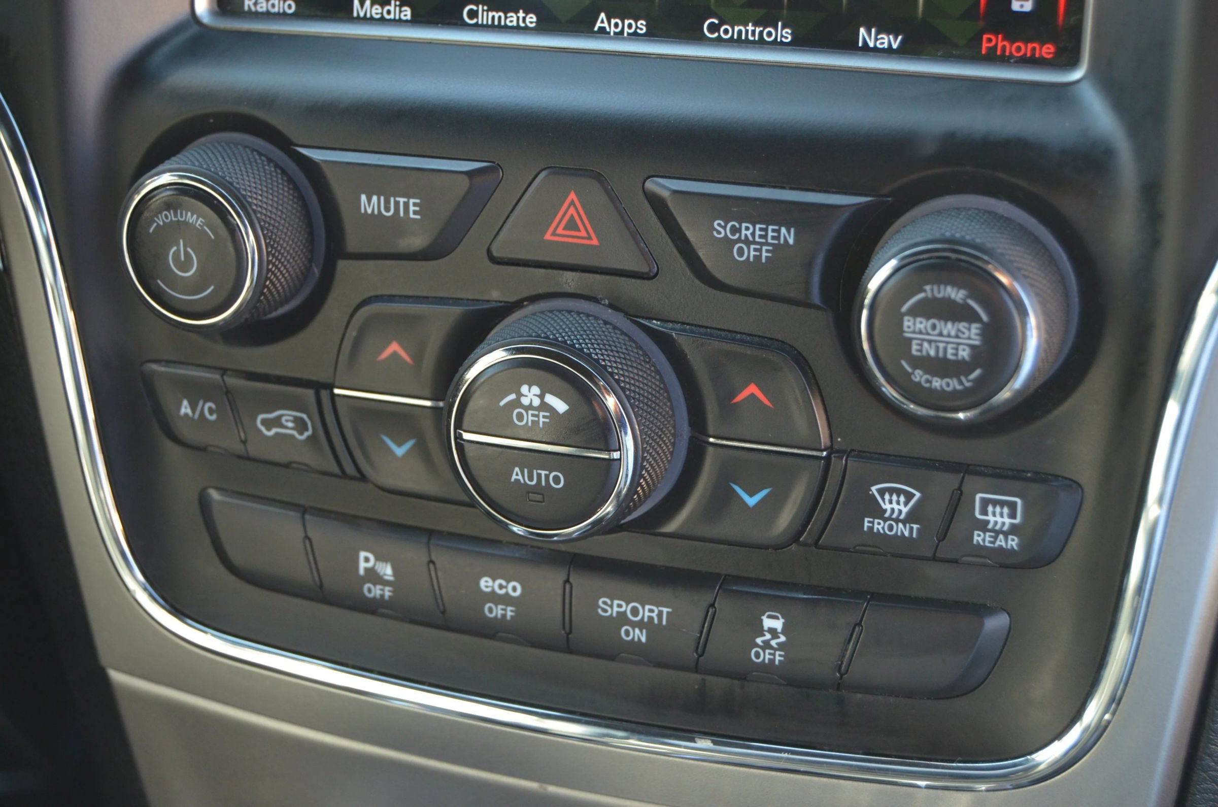 Used 2018 Jeep Grand Cherokee Limited RWD image 31