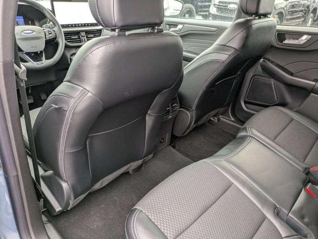 New 2024 Ford Escape SE FWD image 40