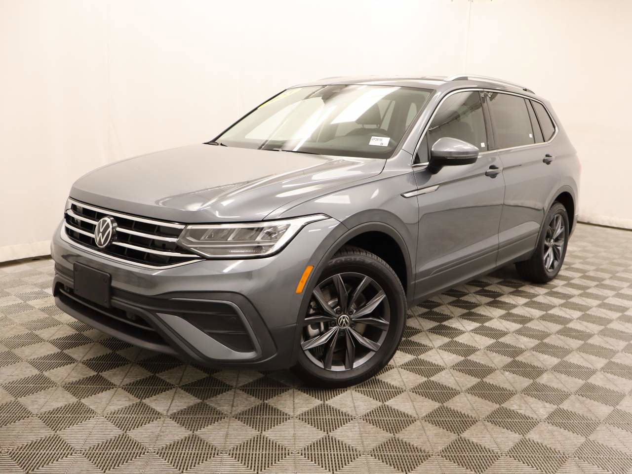 Certified 2023 Volkswagen Tiguan SE