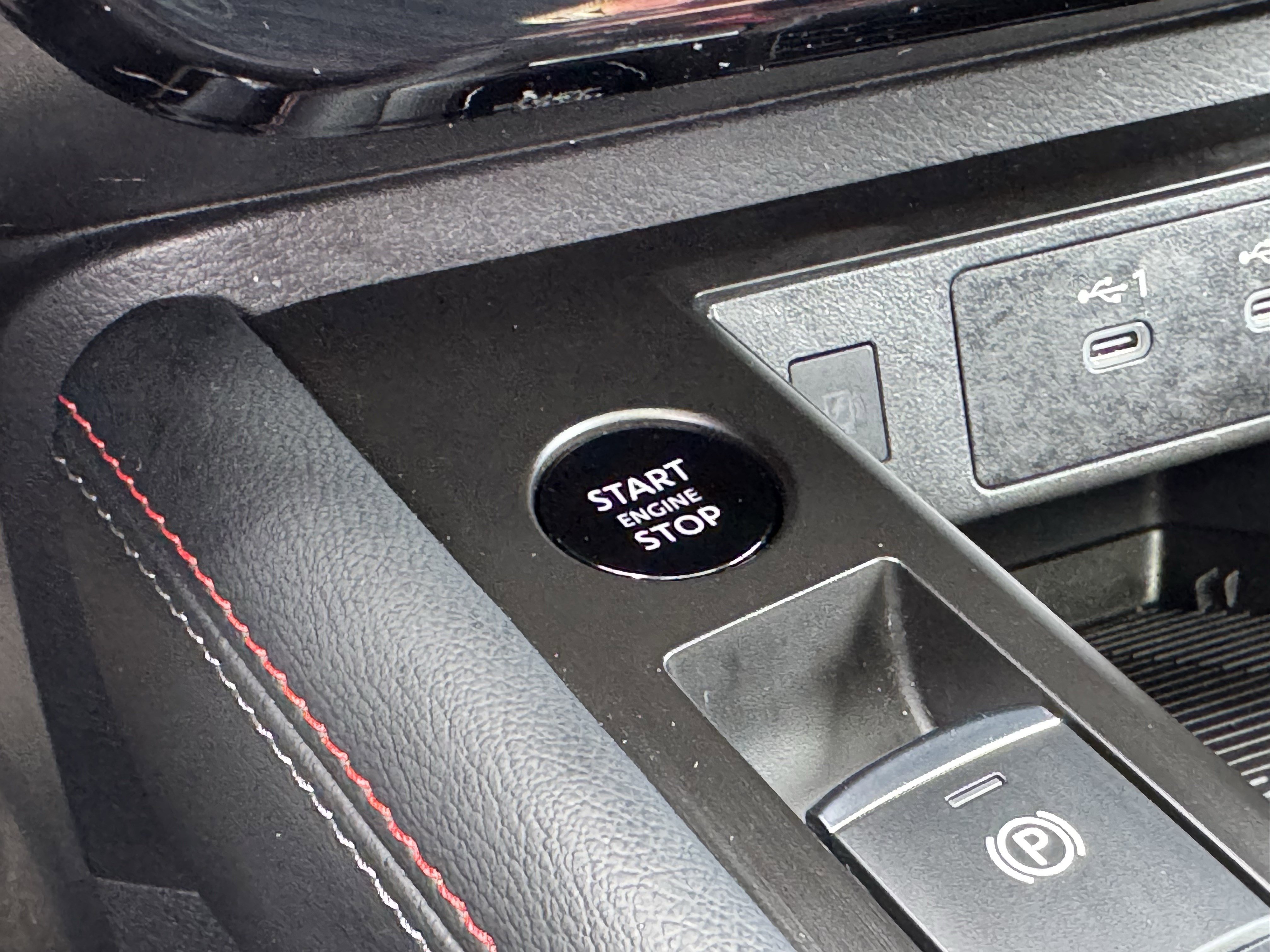 Certified 2025 Nissan Kicks SR w/ SR Premium Package image 28