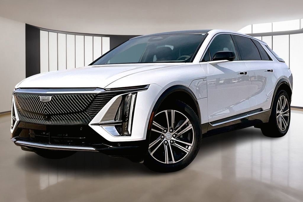 New 2026 Cadillac Lyriq Luxury w/ LPO, Floor Liner Package
