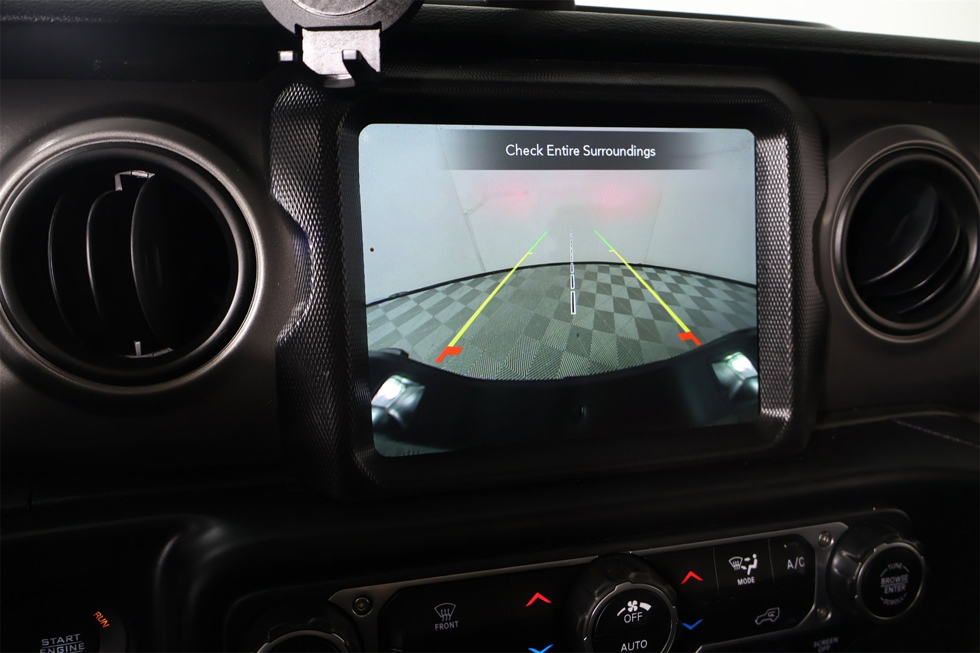 Used 2023 Jeep Gladiator Willys image 6