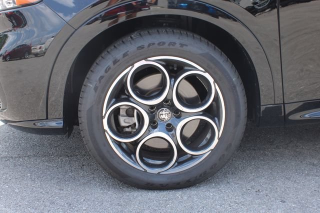 Used 2025 Alfa Romeo Tonale AWD/4WD image 35