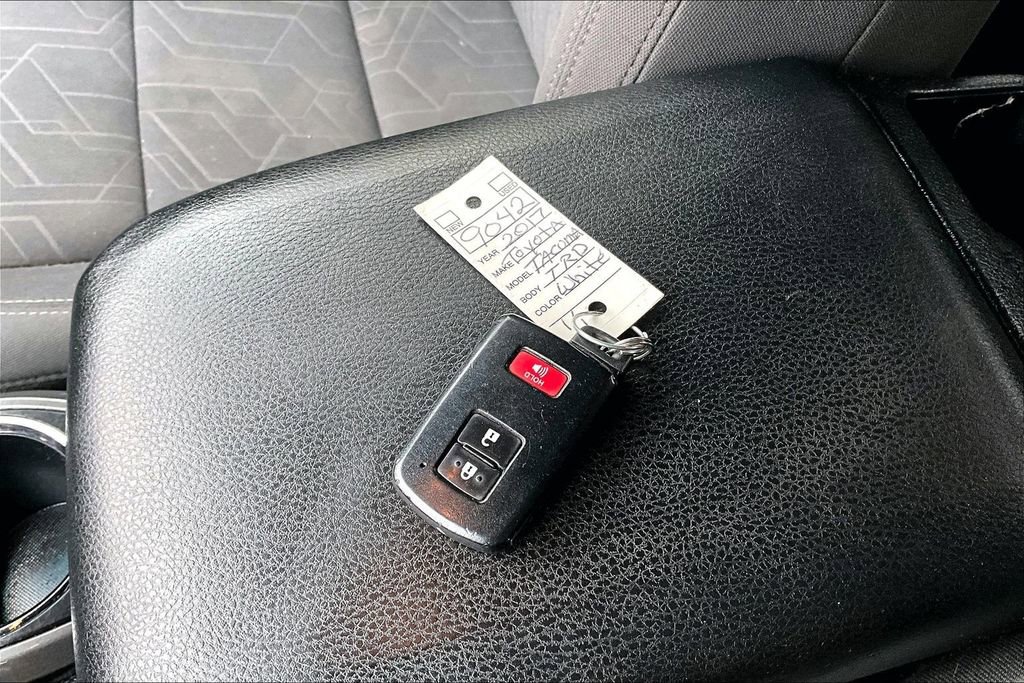 Used 2017 Toyota Tacoma SR5 image 36