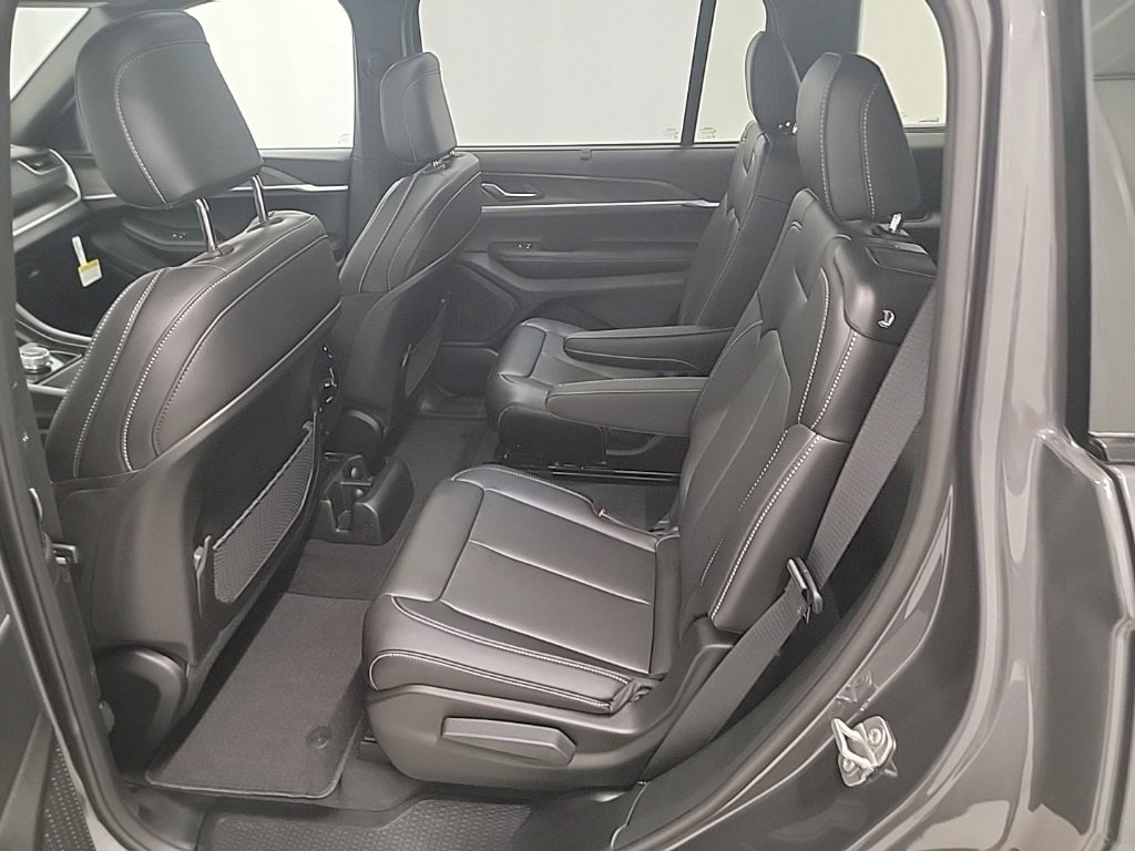 New 2025 Jeep Grand Cherokee L Limited w/ Luxury Tech Group II image 11