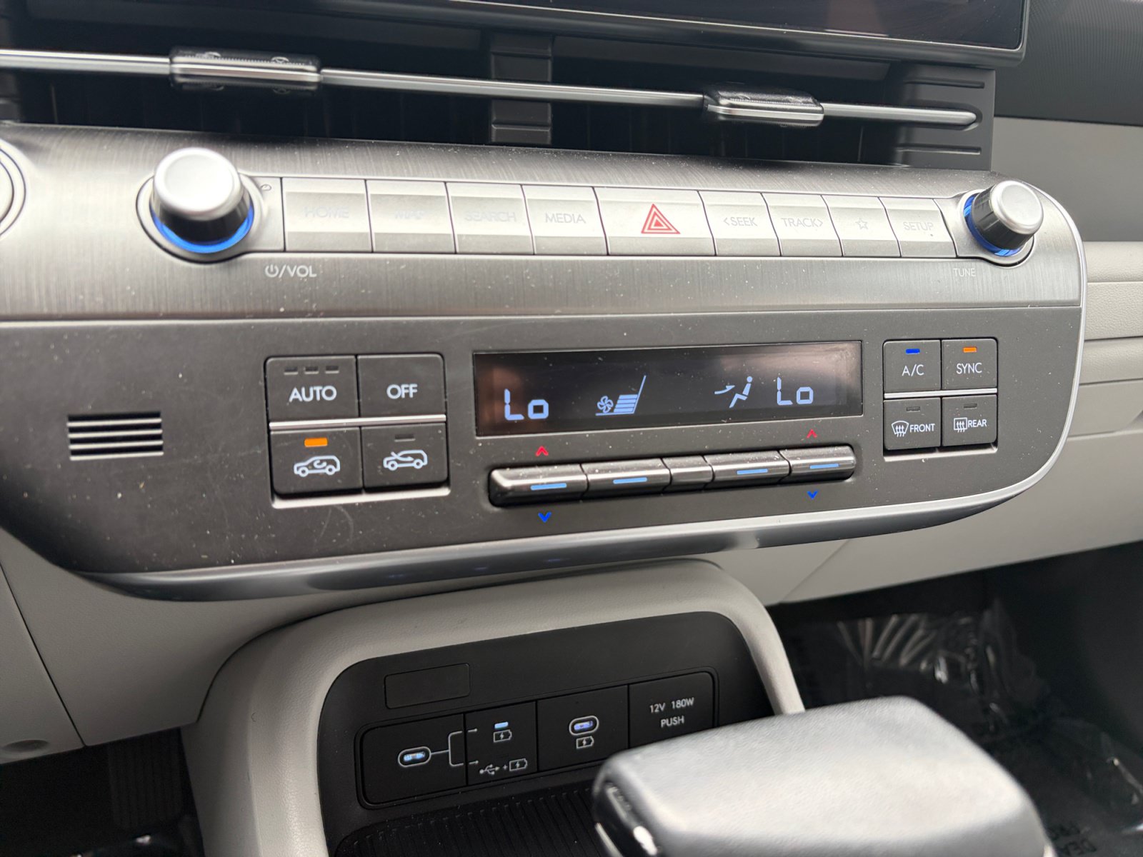 Used 2024 Hyundai Kona SEL AWD/4WD image 23