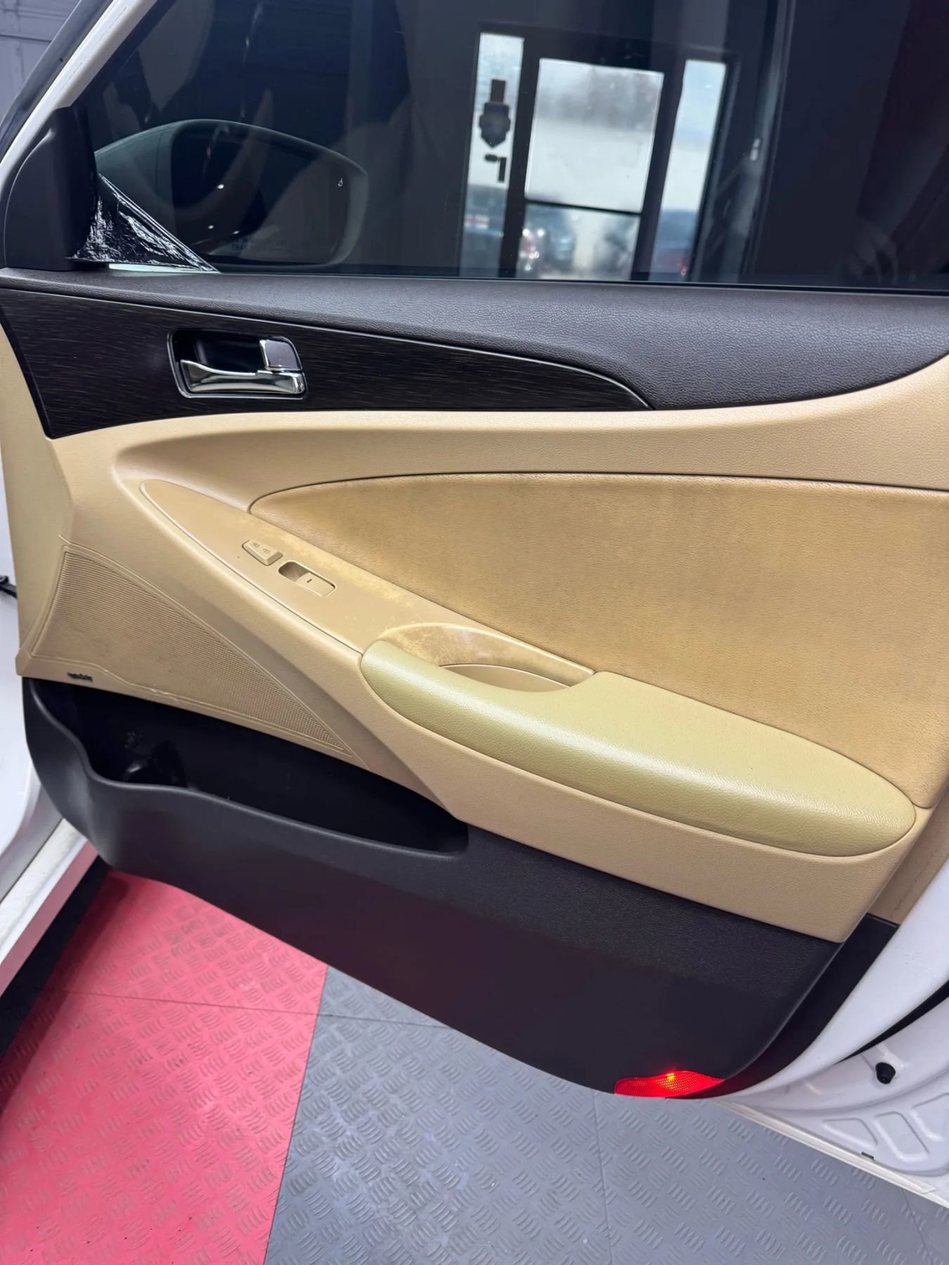 Used 2011 Hyundai Sonata Limited w/ Navigation Pkg 5 image 22