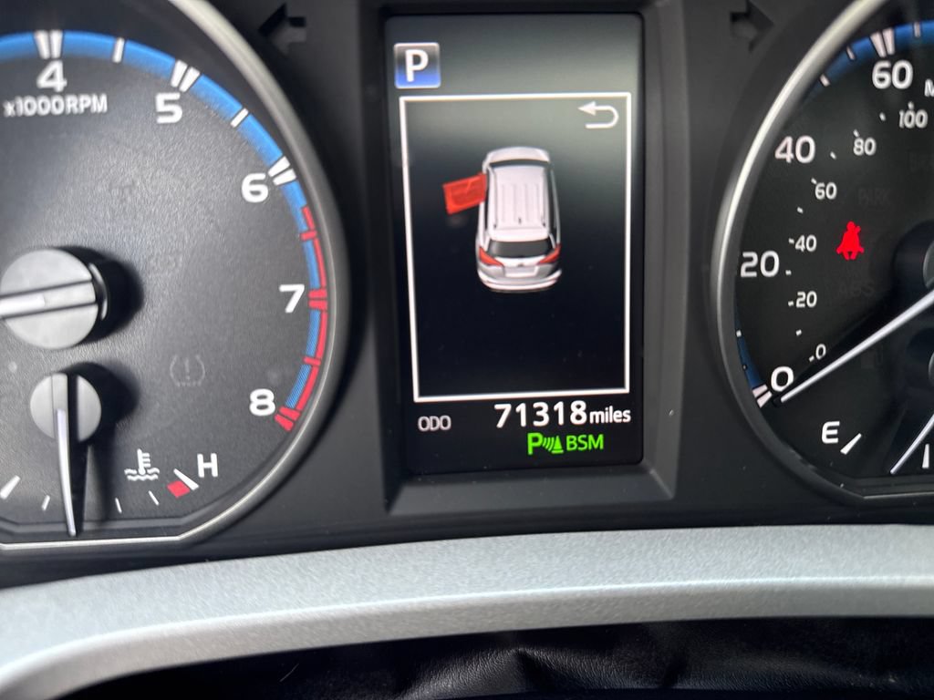Used 2018 Toyota RAV4 XLE FWD image 28