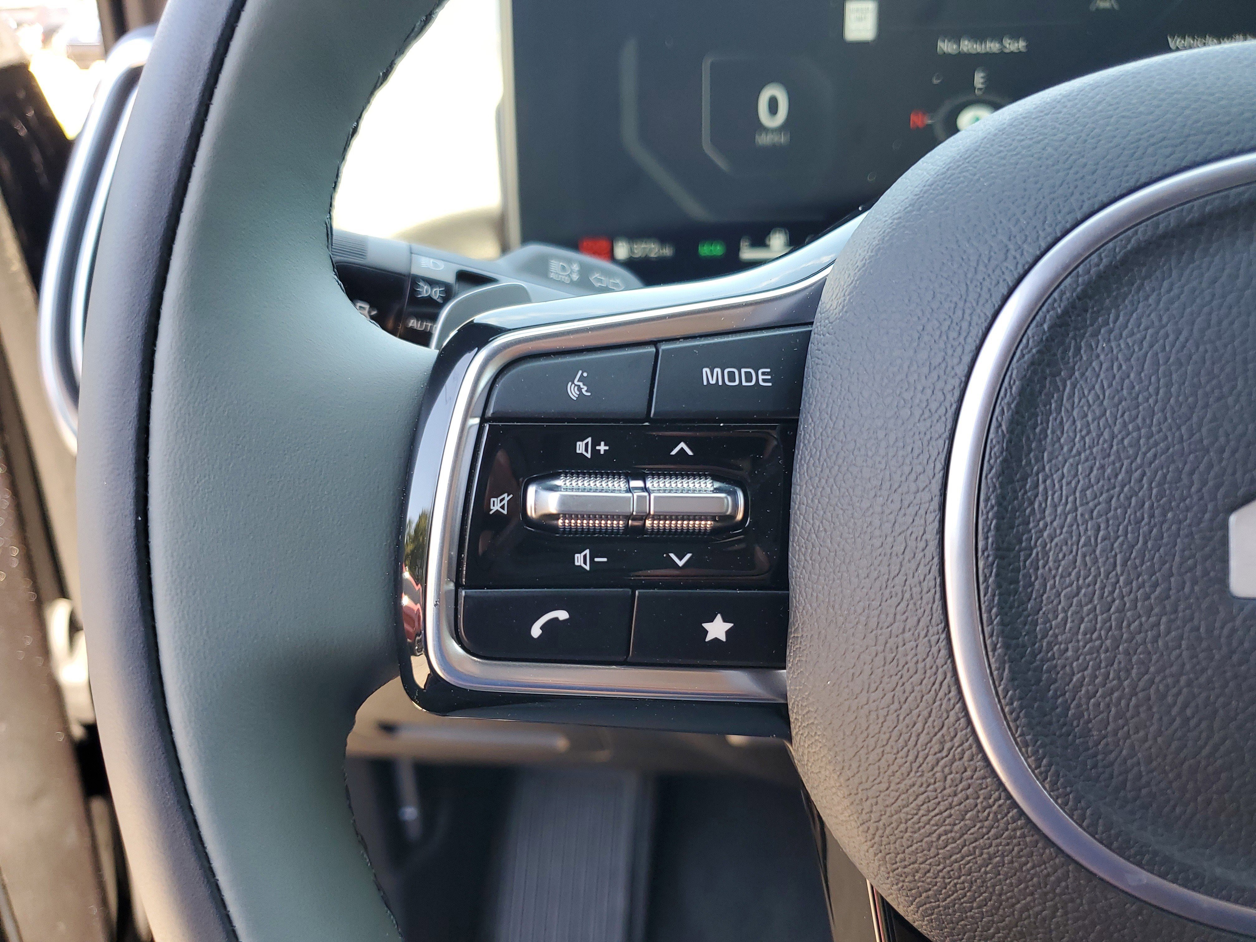 New 2025 Kia Sorento SX Prestige w/ Sage Leather Package image 16