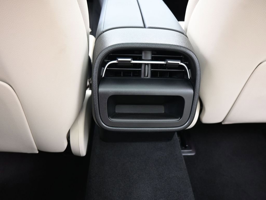 Used 2025 Mercedes-Benz E 350 4MATIC Sedan image 40