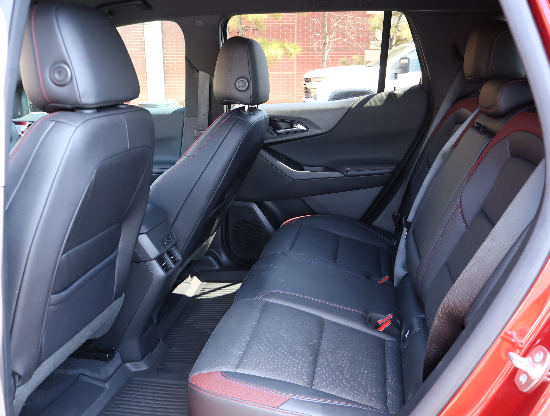 Used 2026 Chevrolet Equinox RS w/ Convenience Package III FWD image 24
