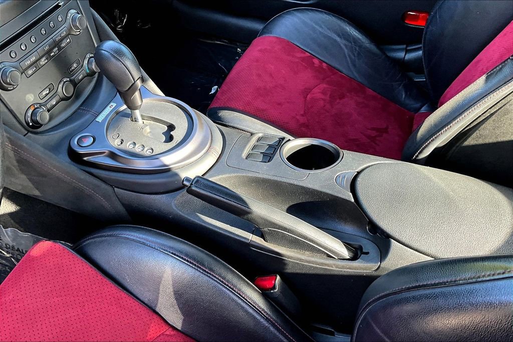 Used 2016 Nissan 370Z NISMO image 16