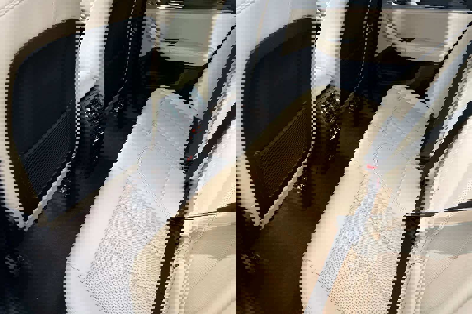 Used 2023 BMW X3 xDrive30i w/ Premium Package image 4