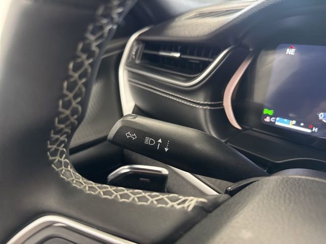Used 2023 Jeep Grand Cherokee L Laredo image 40