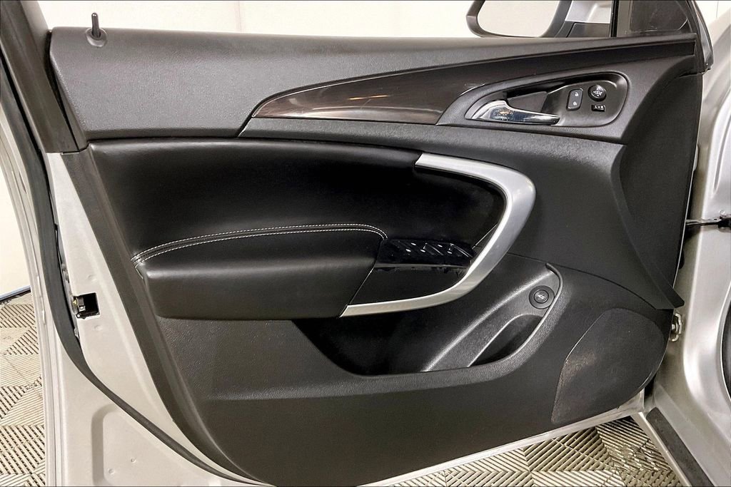 Used 2017 Buick Regal Sport Touring image 21