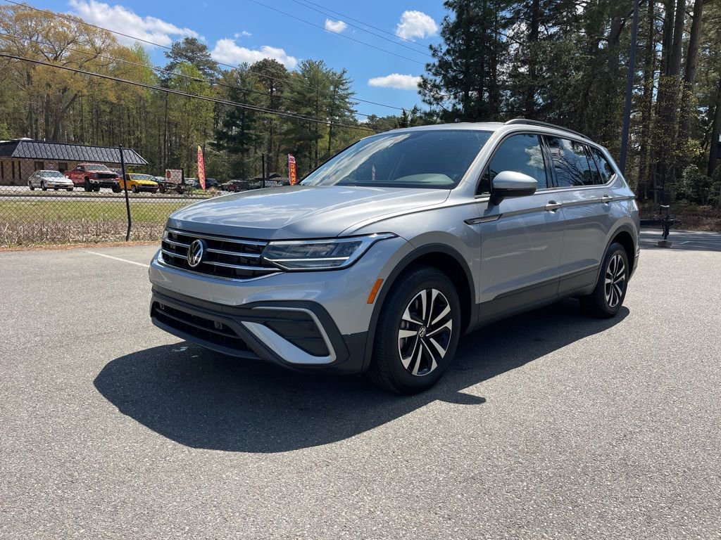 Used 2024 Volkswagen Tiguan S FWD image 2