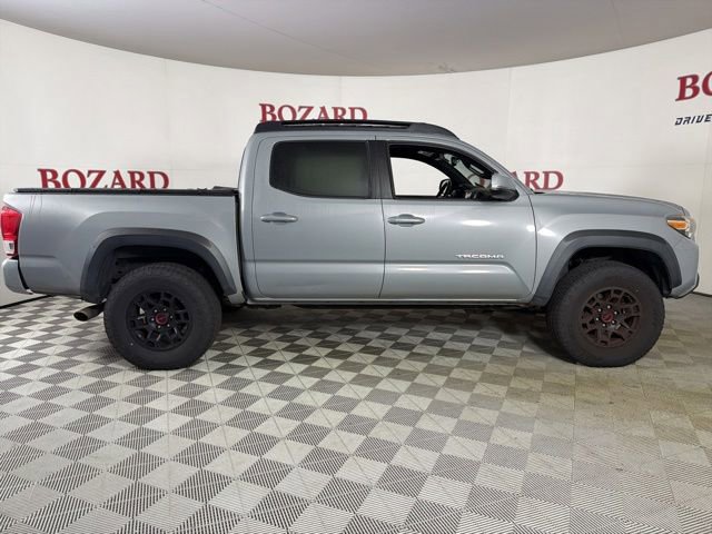 Used 2018 Toyota Tacoma TRD Off-Road w/ TRD Premium Off Road Package AWD/4WD image 9