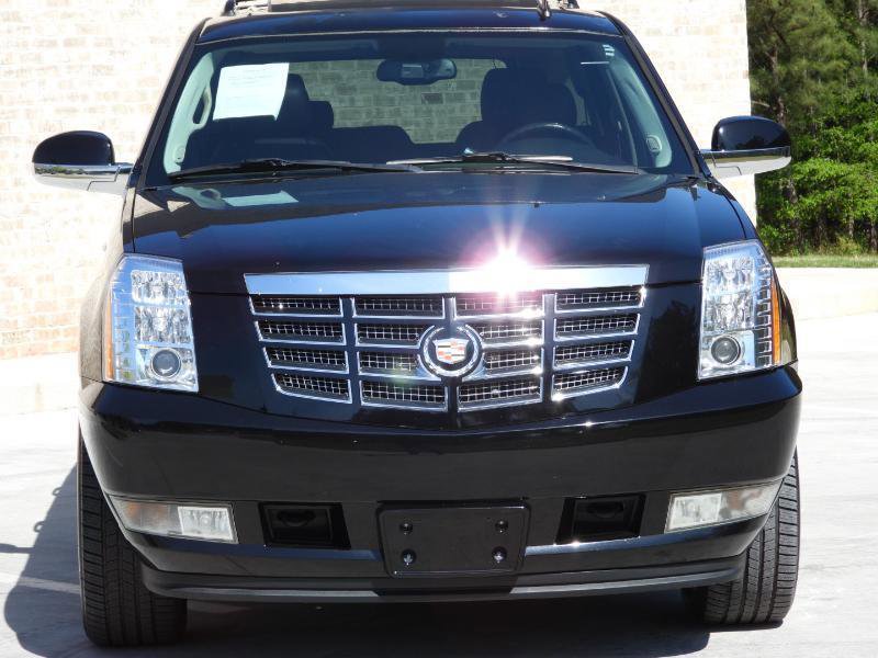 Used 2013 Cadillac Escalade Luxury image 29