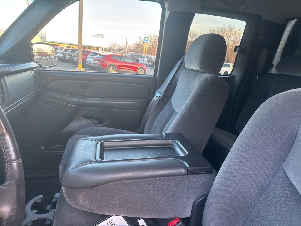 Used 2007 GMC Sierra 2500 SLE w/ Heavy-Duty Power Package image 18