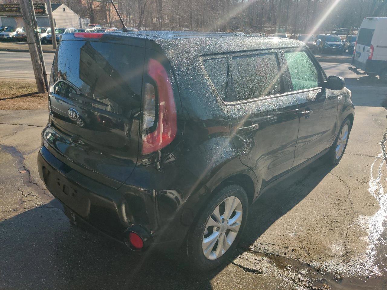 Used 2016 Kia Soul + image 6